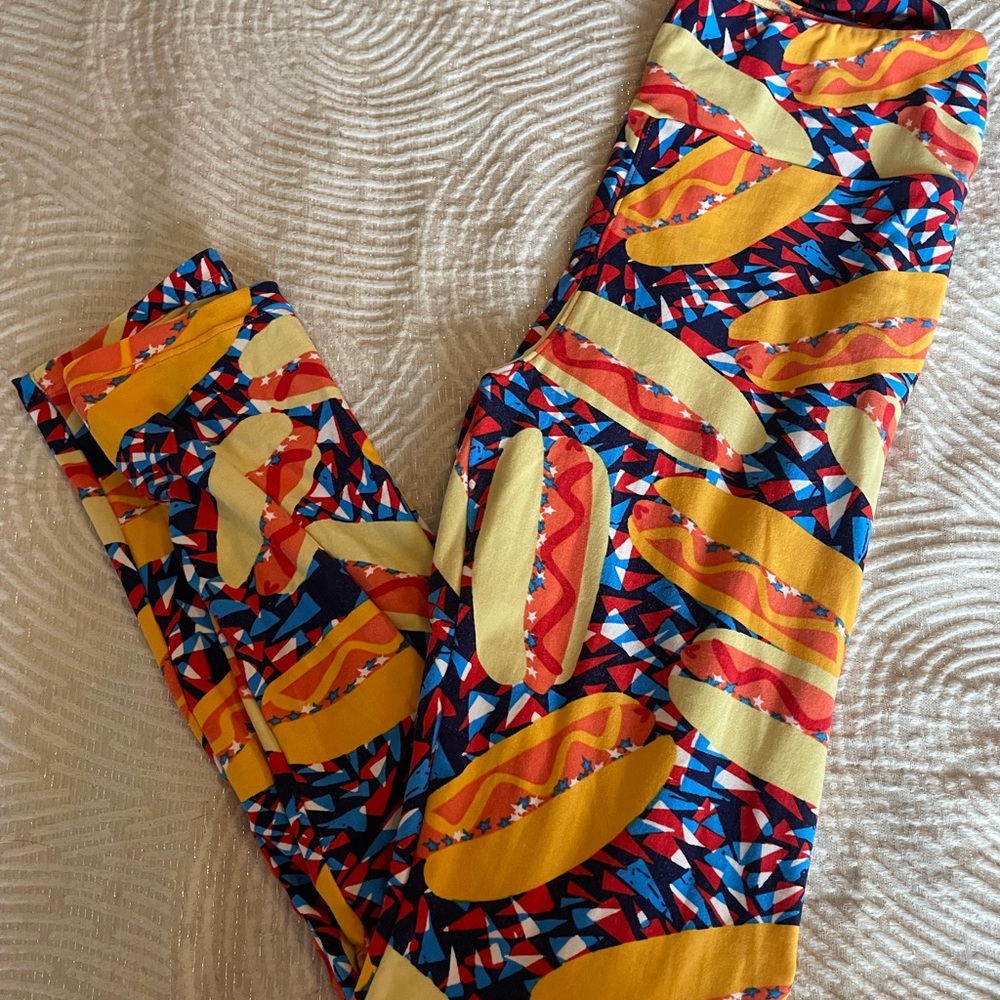LuLaRoe hot dog leggings one size